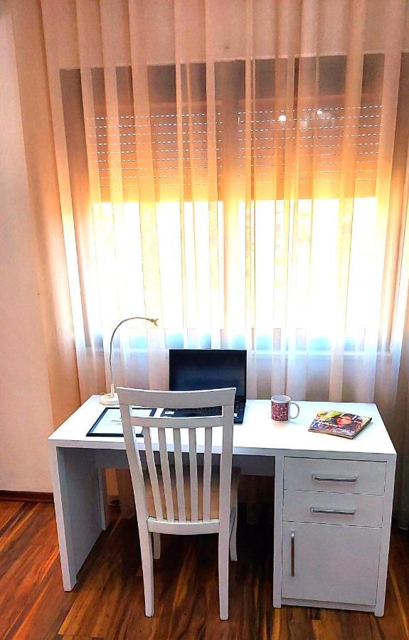 Spacious Family-friendly In The Heart Of Bllok * Tiranë